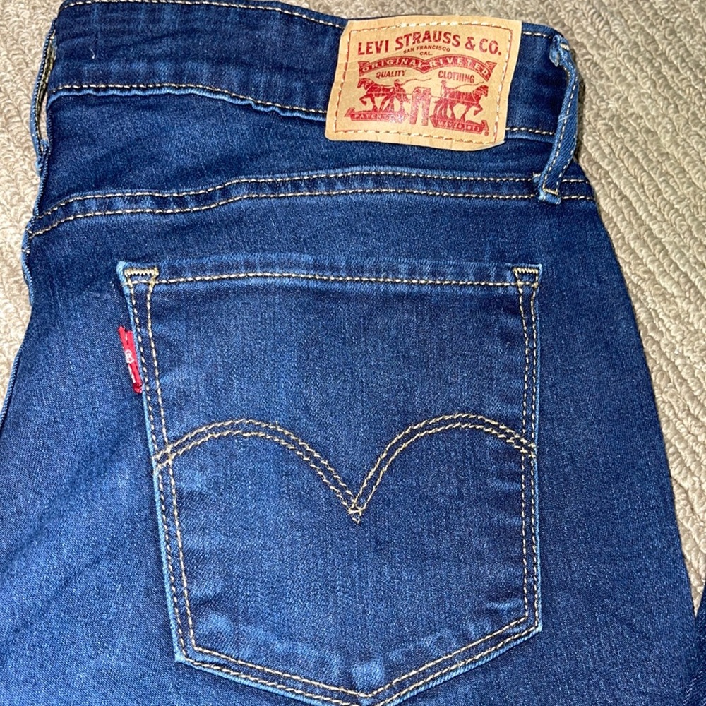 Levi’s 711 Skinny Jean
